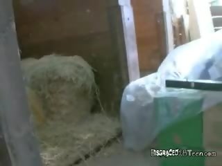 Magnificent সাদা farmer কিশোর সঙ্গে বিশাল পাছা sucks phallus ভাল